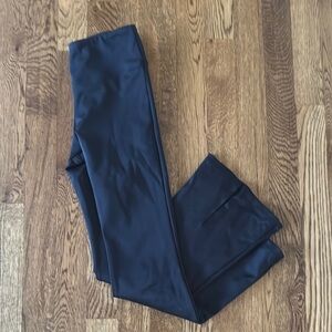 SLS Apparel Girl’s Black Flared Leggings Size Meduim